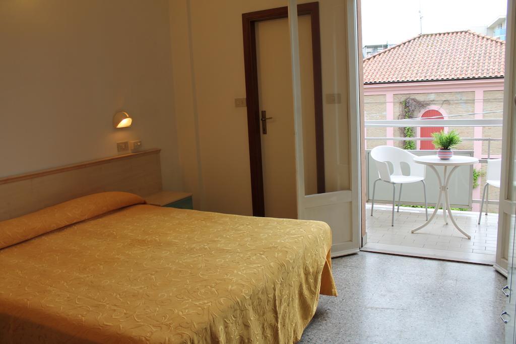 Hotel Madrid カットーリカ 部屋 写真